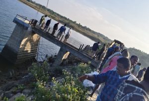 ಮಂಗಳ ಡ್ಯಾಮ್ ತೂಬಿನ ಬಳಿ ಸಣ್ಣ ರಂಧ್ರ  ಬಿದ್ದು ನೀರು ಪೋಲು : ಡ್ಯಾಮ್ ಸಂರಕ್ಷಣೆಗೆ ಗೇಟ್ ತೆರೆದು ನೀರು ಹೊರಕ್ಕೆ..!